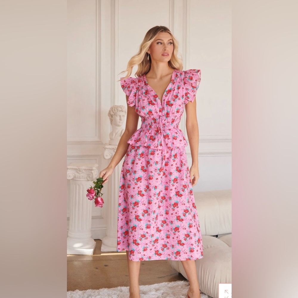 NWT Berryglow Floral Smocked Midi
Dress #V00